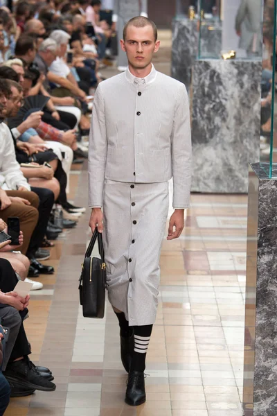 Look 44